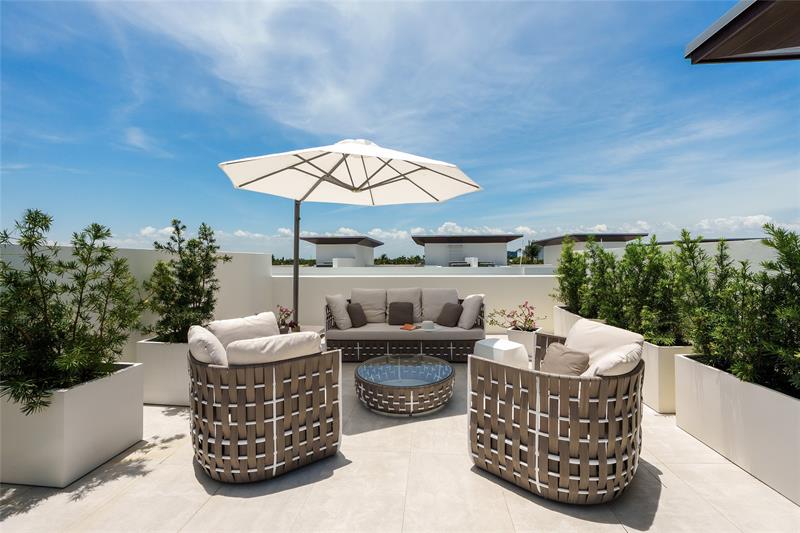 Image 18 of 32 For 244 Shore Ct