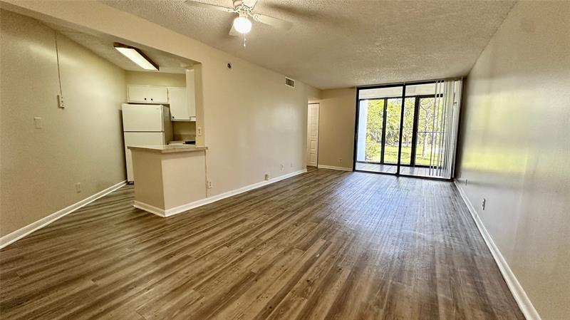 Details for 211 Lake Pointe Dr  110, Oakland Park, FL 33309