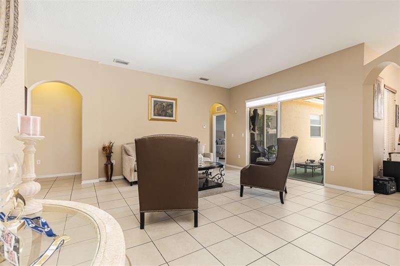 Image 11 of 50 For 2015 18th Ct