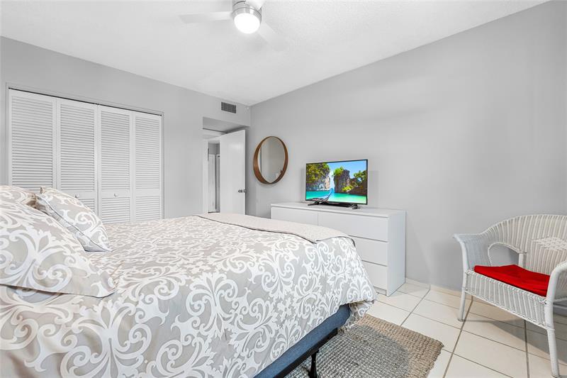 Image 19 of 54 For 3216 8th St  303