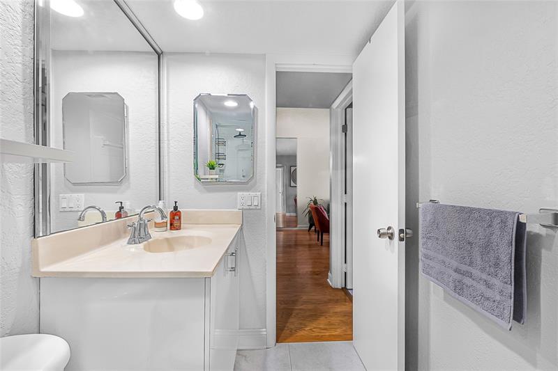 Image 21 of 54 For 3216 8th St  303