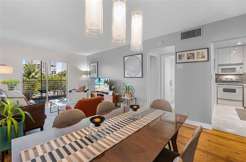 Image 5 of 54 For 3216 8th St  303