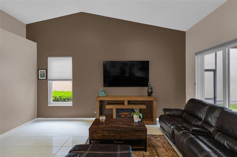 Image 10 of 42 For 23286 Alora Dr