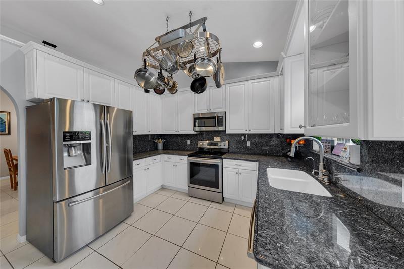 Image 17 of 42 For 23286 Alora Dr