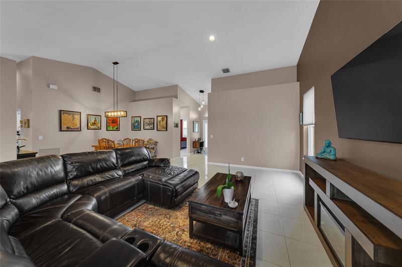 Image 6 of 42 For 23286 Alora Dr