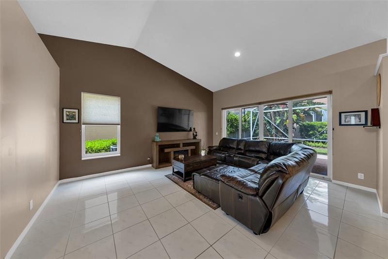 Image 8 of 42 For 23286 Alora Dr