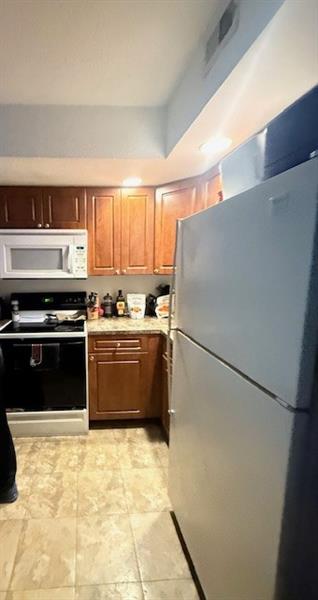 Image 4 of 11 For 1401 Village Blvd  2116