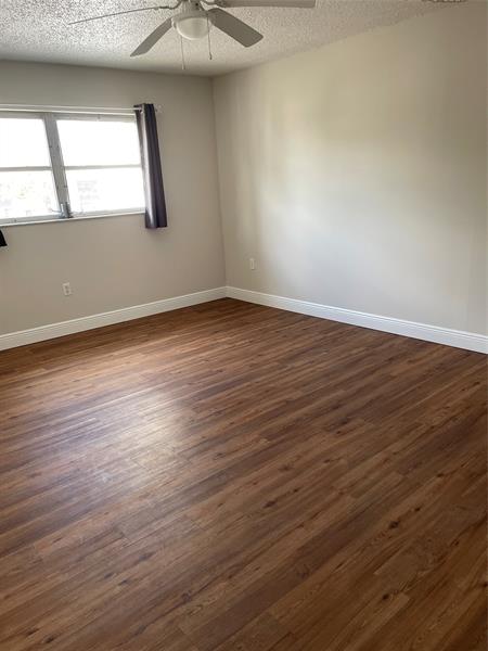 Image 12 of 17 For 6507 Winfield Blvd  223-c