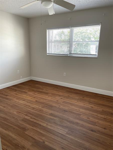 Image 14 of 17 For 6507 Winfield Blvd  223-c