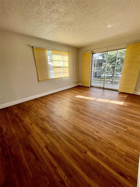 Image 5 of 17 For 6507 Winfield Blvd  223-c