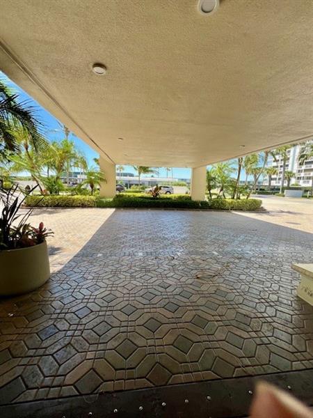 Image 17 of 97 For 108 Lakeshore Dr  338