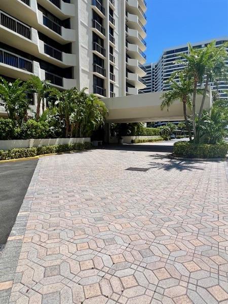 Image 4 of 97 For 108 Lakeshore Dr  338