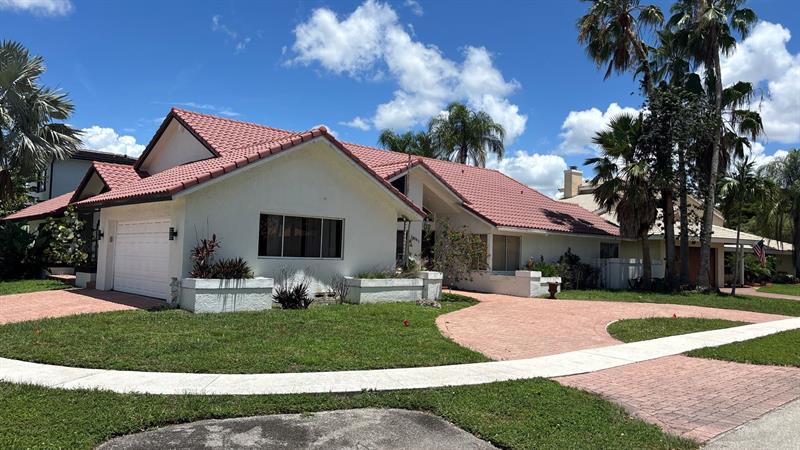 Details for 10141 3rd St, Plantation, FL 33324