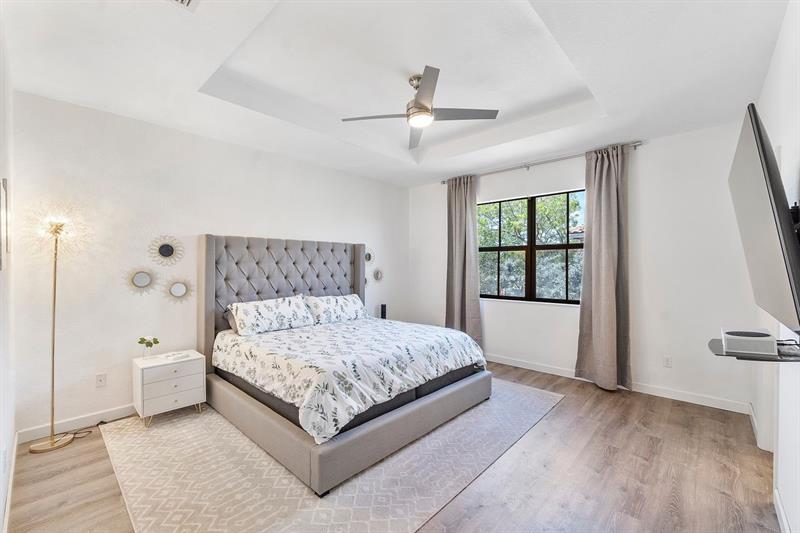 Image 16 of 64 For 8433 Blue Cove Way  8433