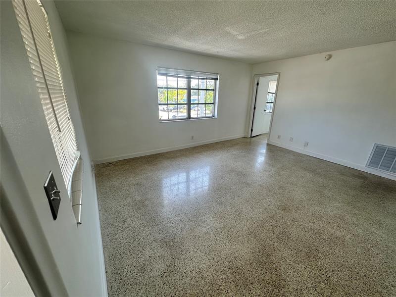 Image 10 of 22 For 305 16th St  C8