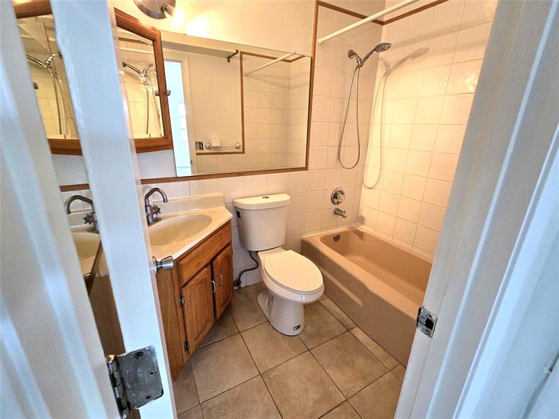 Image 13 of 22 For 305 16th St  C8