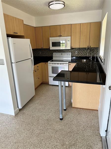 Image 6 of 22 For 305 16th St  C8