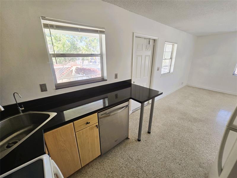 Image 8 of 22 For 305 16th St  C8