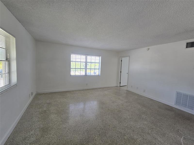 Image 9 of 22 For 305 16th St  C8