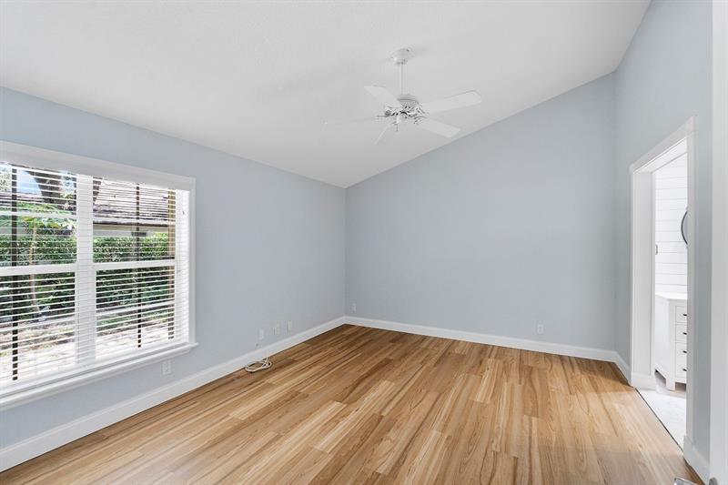 Image 10 of 35 For 11690 19th Dr  11690