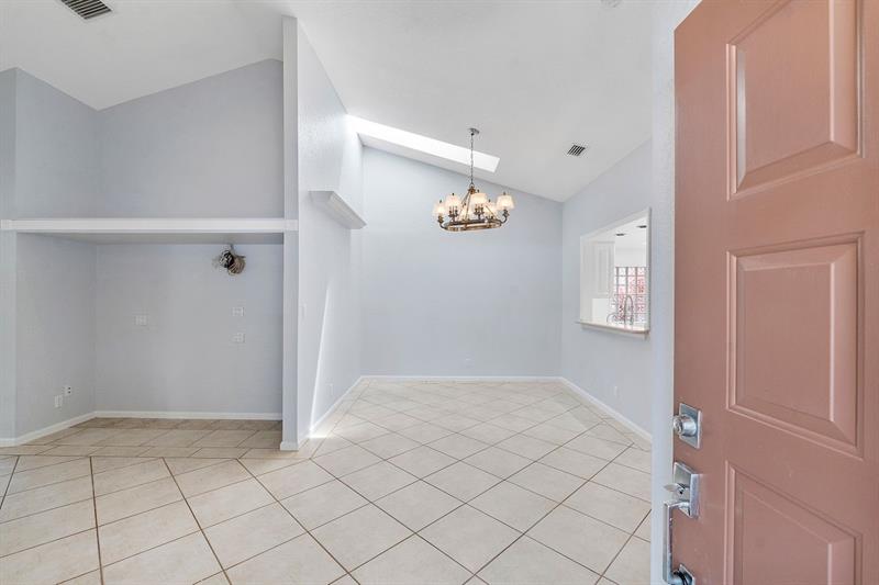 Image 11 of 35 For 11690 19th Dr  11690