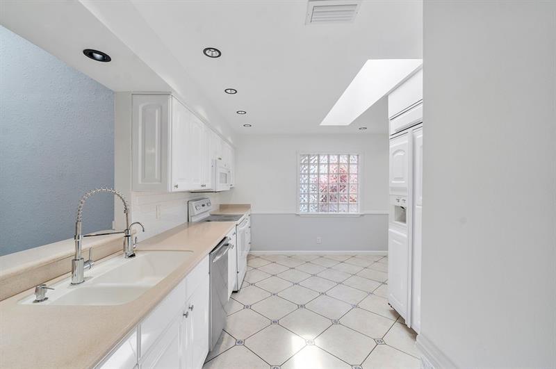Image 15 of 35 For 11690 19th Dr  11690