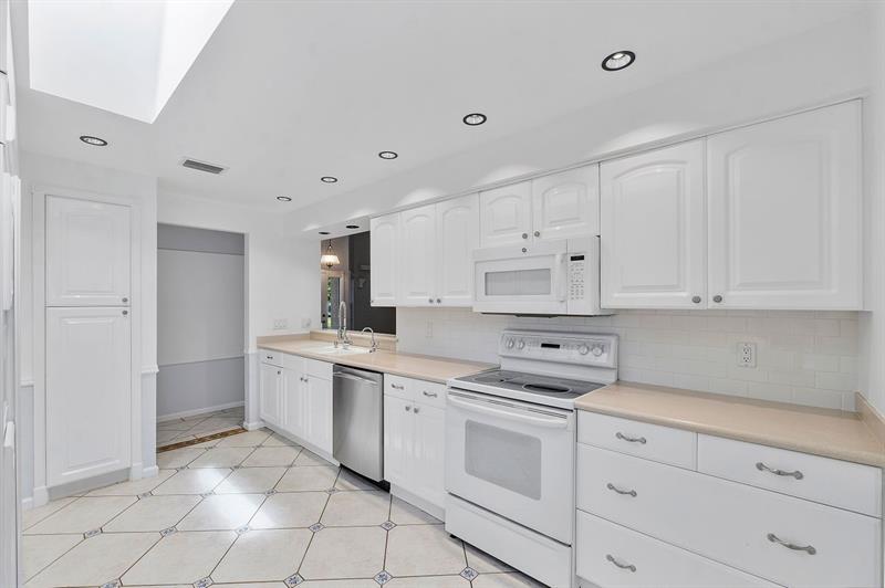 Image 19 of 35 For 11690 19th Dr  11690