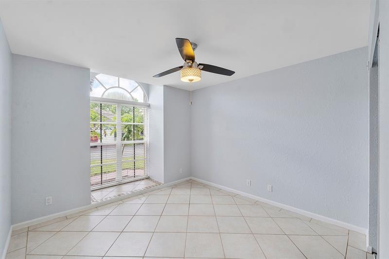 Image 23 of 35 For 11690 19th Dr  11690