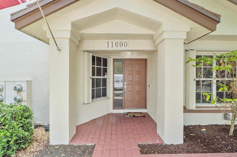 Image 27 of 35 For 11690 19th Dr  11690