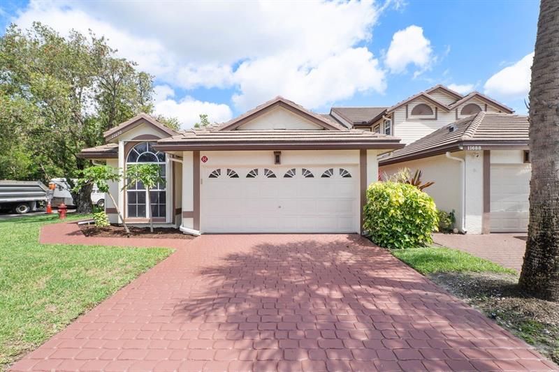 Image 4 of 35 For 11690 19th Dr  11690