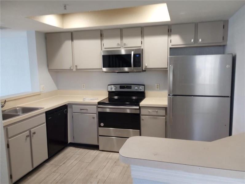 Image 4 of 15 For 751 148th Ave  1002