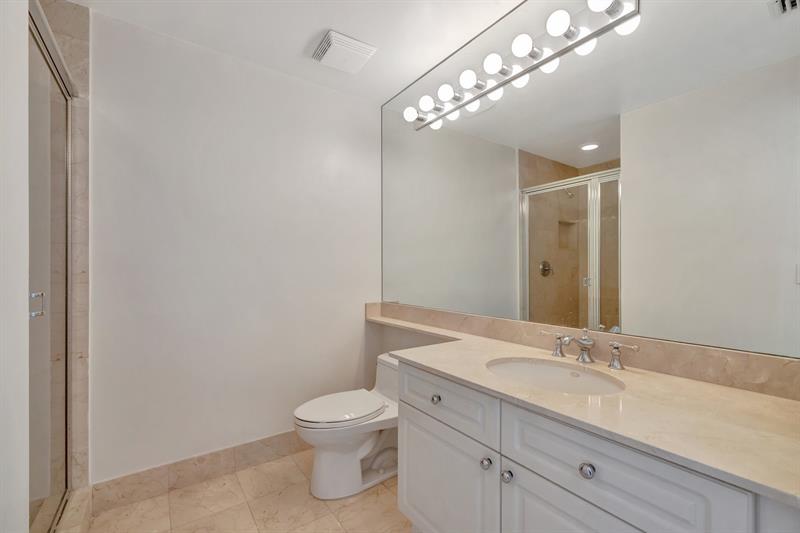 Image 21 of 55 For 111 8th Ave  603