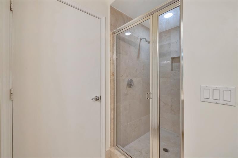 Image 31 of 55 For 111 8th Ave  603