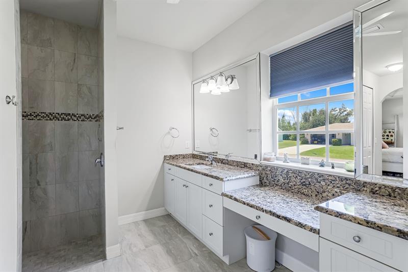 Image 22 of 31 For 4507 Lake Heather Cir