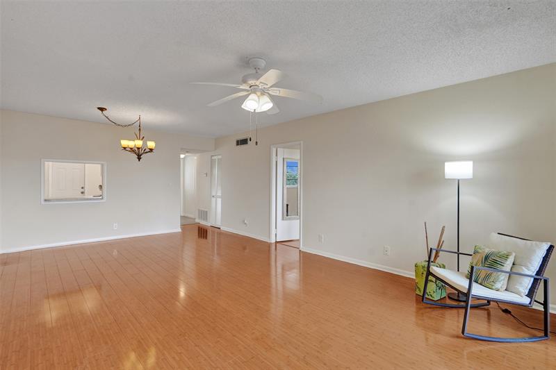 Image 11 of 27 For 604 2nd St  420