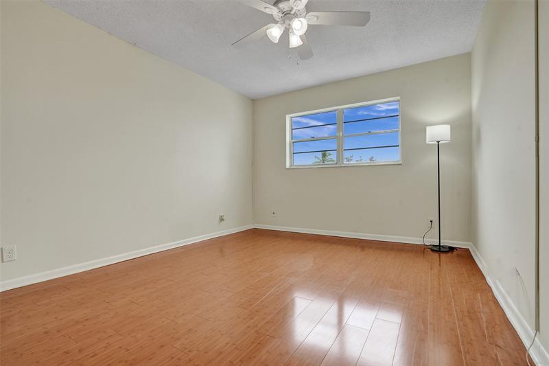 Image 13 of 27 For 604 2nd St  420