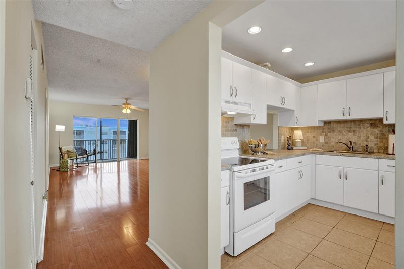 Image 2 of 27 For 604 2nd St  420