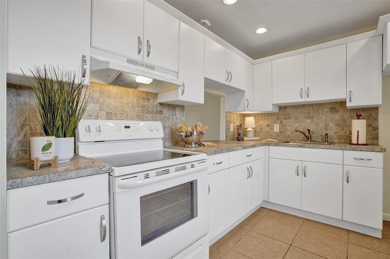 Image 5 of 27 For 604 2nd St  420