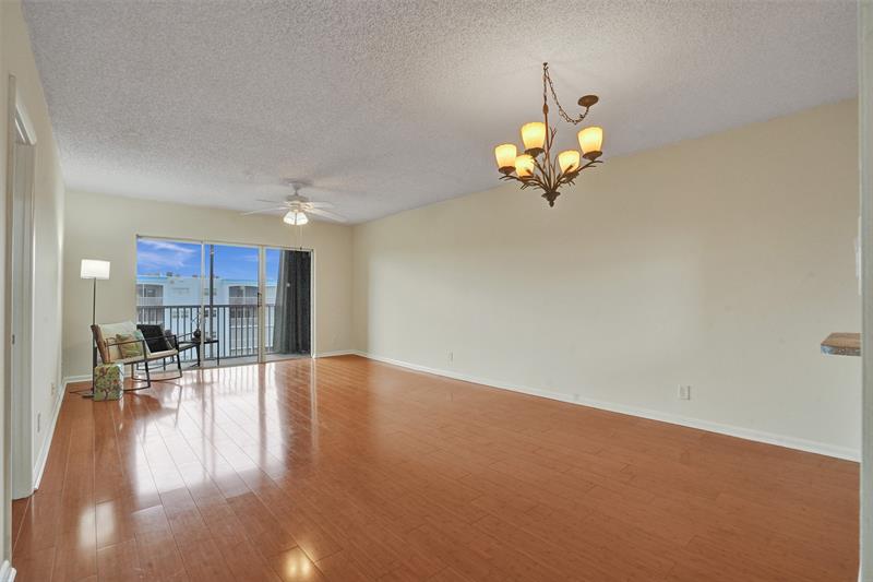 Image 8 of 27 For 604 2nd St  420