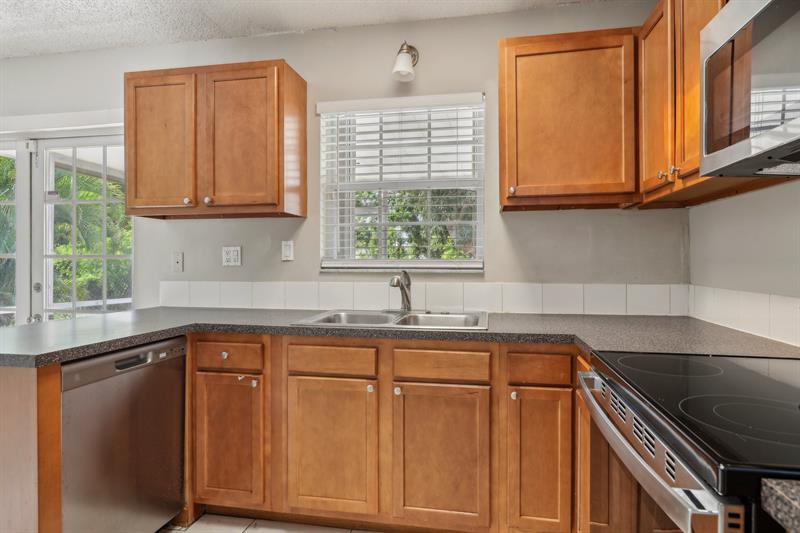 Image 15 of 33 For 1531 17th Ave