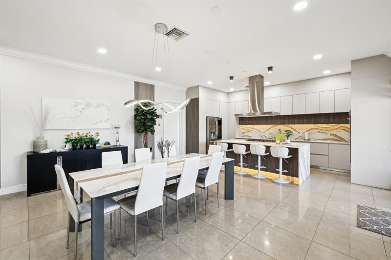 Image 17 of 72 For 1467 53rd Ct