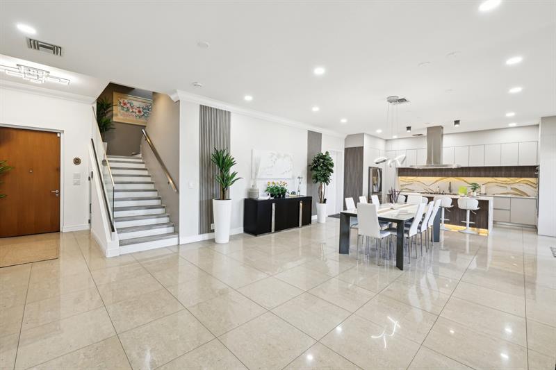 Image 22 of 72 For 1467 53rd Ct