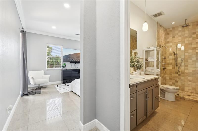 Image 28 of 72 For 1467 53rd Ct