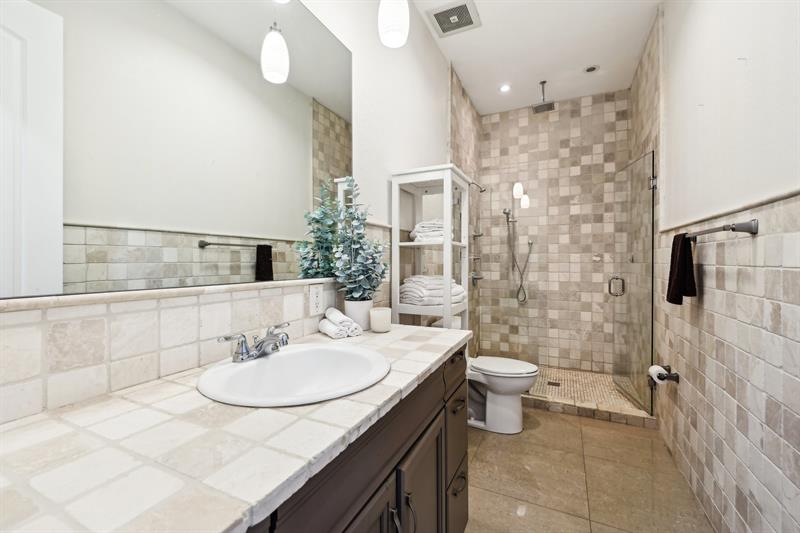 Image 29 of 72 For 1467 53rd Ct
