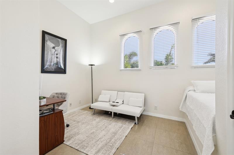 Image 35 of 72 For 1467 53rd Ct