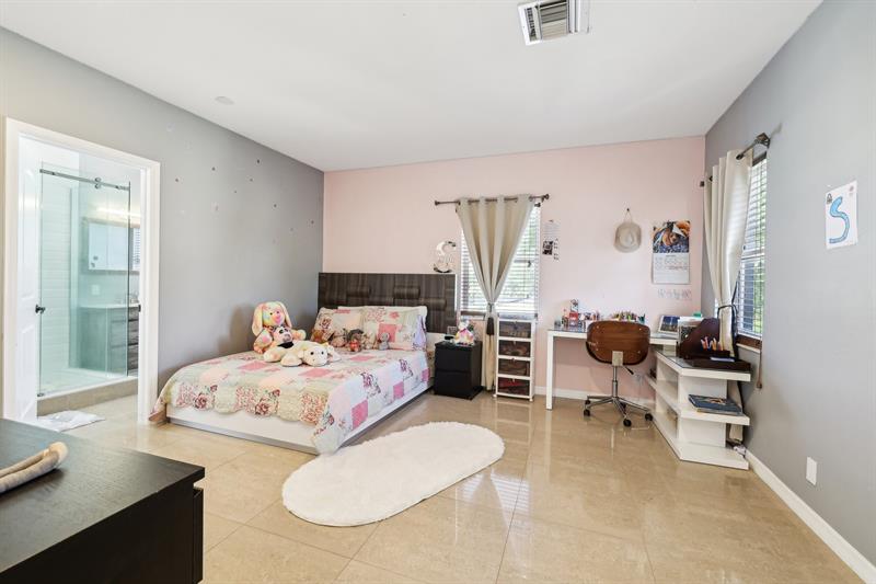Image 37 of 72 For 1467 53rd Ct