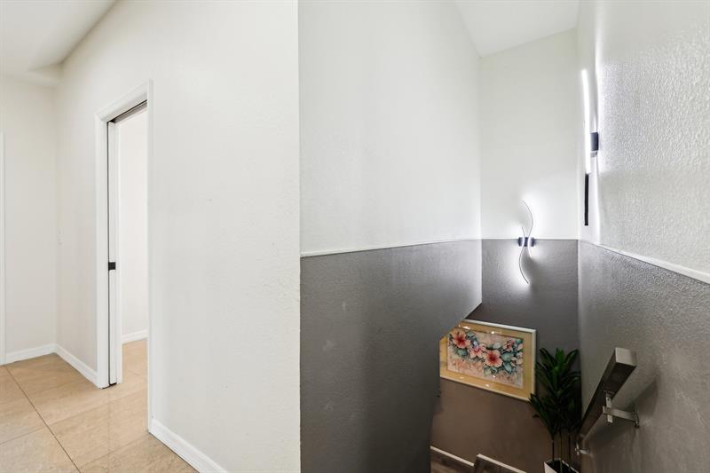 Image 40 of 72 For 1467 53rd Ct