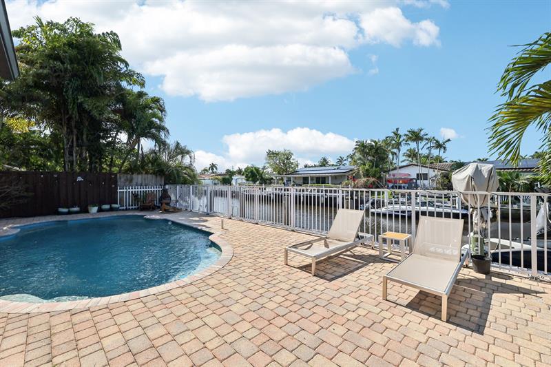 Image 42 of 72 For 1467 53rd Ct