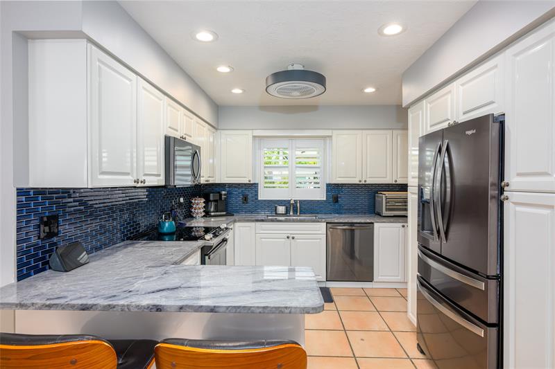 Image 11 of 41 For 4040 17 Ave  