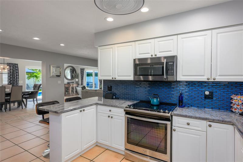 Image 12 of 41 For 4040 17 Ave  